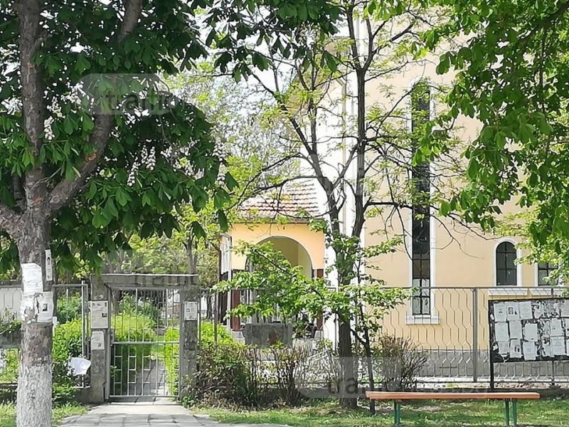 Жителите на пловдивско село посрещнаха Великден без църква 