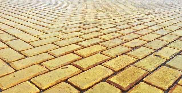Столичани бранят 100-годишните павета по „Дондуков” 