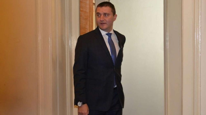 Кабинетът нареден, чакат Борисов в парламента