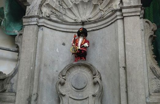 Българи премениха символа на белгийската столица с ... (СНИМКА)