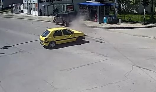 Ексклузивни кадри от зверската катастрофа в Казанлък (ВИДЕО)