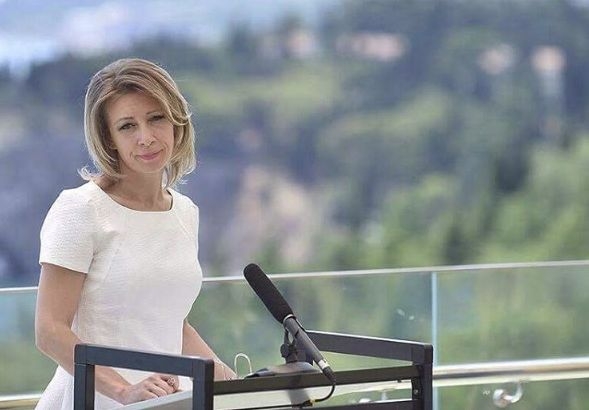  Западните медии полудяха по говорителката на руското външно министерство заради тези СНИМКИ