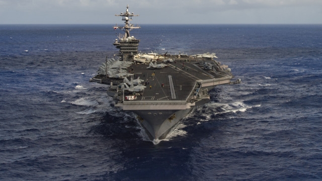 Американски адмирал пое отговорност за фиаското със самолетоносача "Карл Винсън"