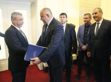 Борисов привика патриотите в стаята на ГЕРБ, ето какво се случва 