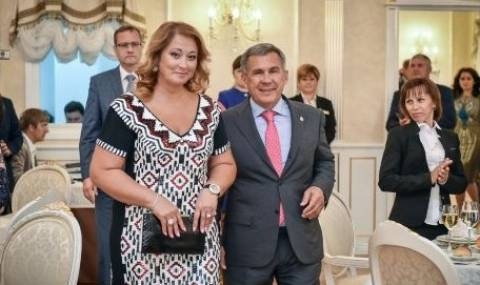 Има президент, който печели 313 пъти по-малко от съпругата си! Ето коя е тази делова първа дама, която сложи всички в малкия си джоб