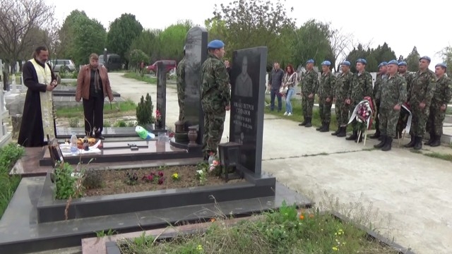 Командоси отдадоха почит на наш рейнджър, загинал преди 12 г. в Ирак