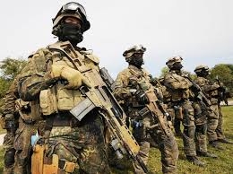 Шок! „Корпоративен дух” затварял три години очите на шефовете на войника-бежанец в Германия