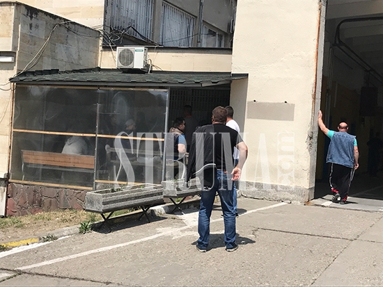 Гърци и македонци окупираха КАТ-Благоевград (СНИМКИ)