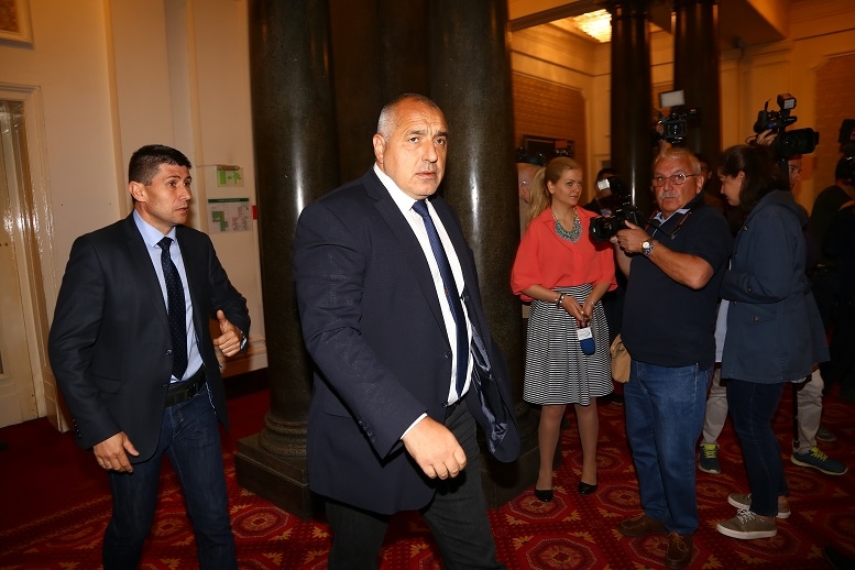 Борисов пристигна в парламента 