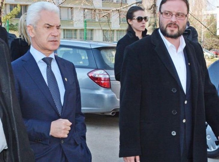 Първо в БЛИЦ! Депутат от "Атака" си направи зловеща шега с Корнелия Нинова (СНИМКА)