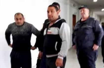 Ето ги задържаните при полицейската блокада на Бургас, дамата от четворката искала при мама и татко (СНИМКИ)  