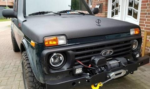 Продава се Lada Niva за... 50 000 лева! (СНИМКИ)