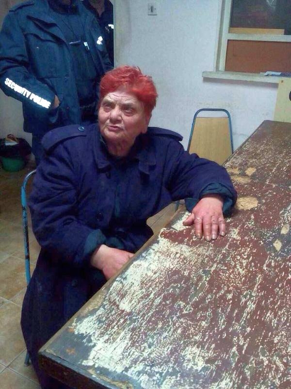 Извънредно от Бургас: Спешно издирват близките на тази жена! (СНИМКА)