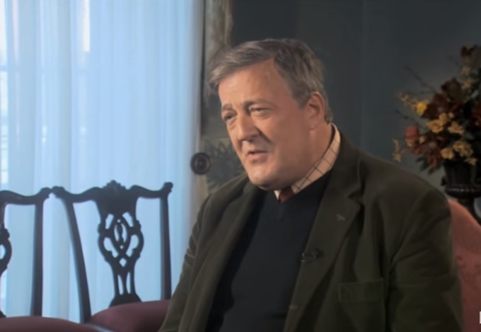 Тежка съдба сполетя актьора Стивън Фрай след думите, които изрече по адрес на Господ (ВИДЕО)