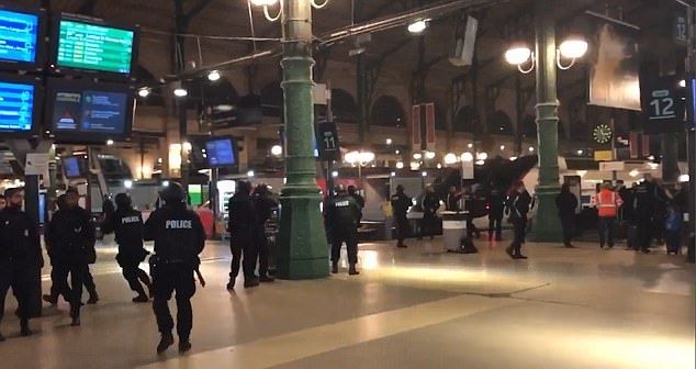 Извънредно от Париж! Мащабна антитерористична операция блокира Северната жп гара  (СНИМКИ/ВИДЕО)