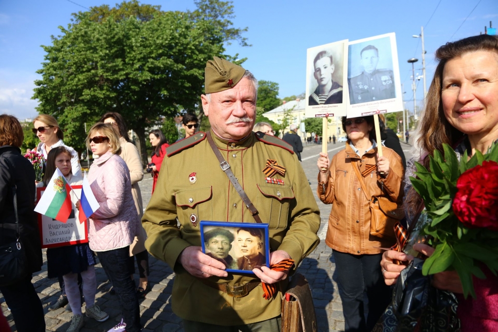 Румен Радев: Без тези милиони жертви за победата над хитлерофашизма днешна Европа нямаше да е същата! (СНИМКИ)