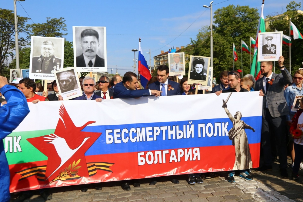 Румен Радев: Без тези милиони жертви за победата над хитлерофашизма днешна Европа нямаше да е същата! (СНИМКИ)