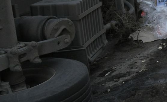 Катастрофирал ТИР блокира трафика край Севлиево
