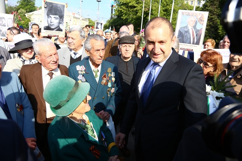 ДАНС арестува мъж за заплахи срещу Нинова и Радев