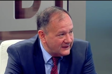 Михаил Миков недоволен от тласкането към нова конституция