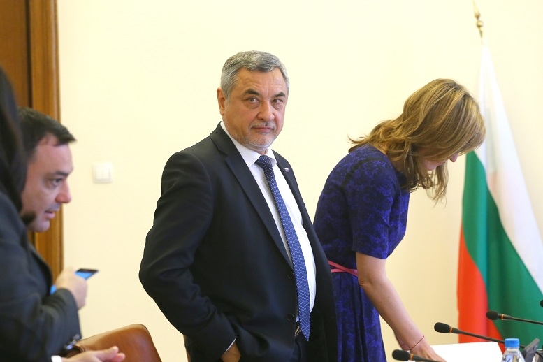 Валери Симеонов се закани люто на шумните заведения в Слънчака (СНИМКА)