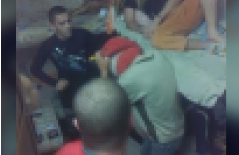 Брутални извращения в затвора! Пандизчия изнасилва, пребива и тормози съкилийник