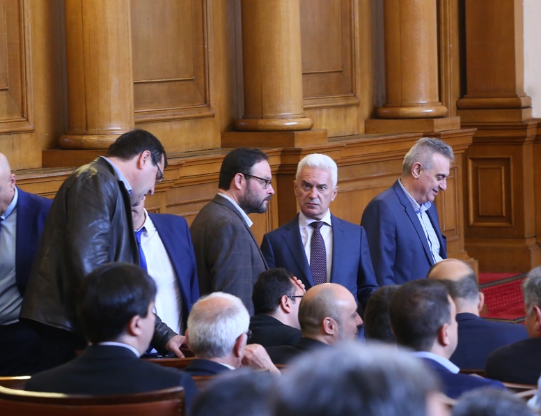 Парламентът днес ще стори добро дело