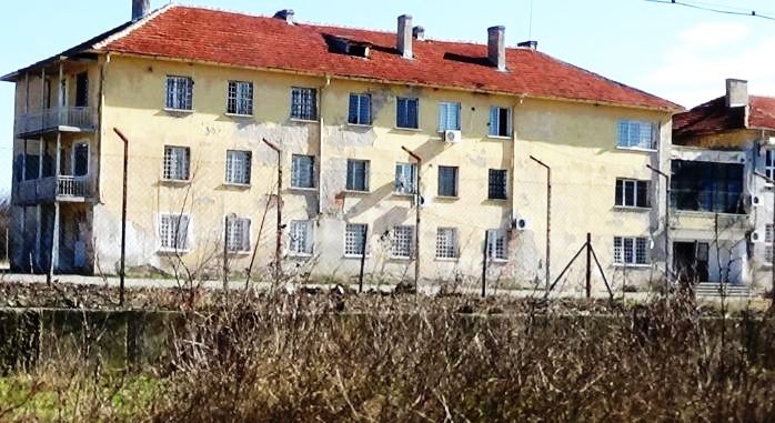 Хлапе от дома в Драгоданово на хапчета заради бруталното убийство, разтърсило селото  