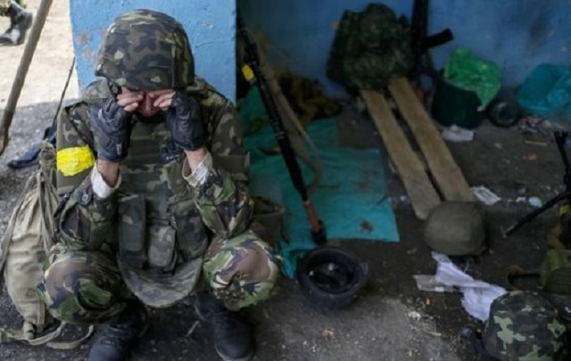 Украински офицери: Армията я съсипва неистово пиянство 