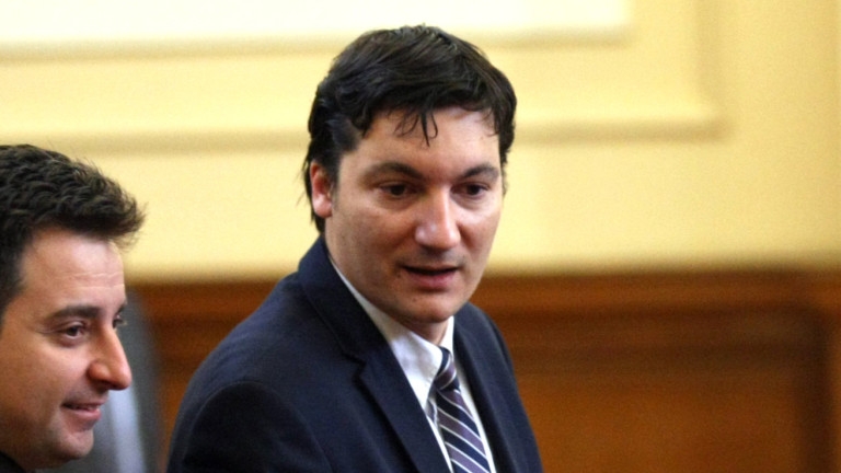 Крум Зарков отхвърли твърдението на Станишев, че БСП е вождистка партия