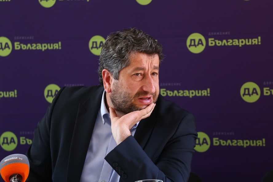 Разследване на "Труд" уличава Христо Иванов във фалшифициране на документи!