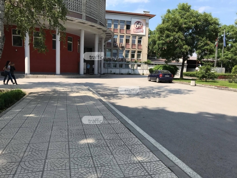 Извънредно: Арести в пловдивски университет! Закопчаха двама професори с белязани банкноти!