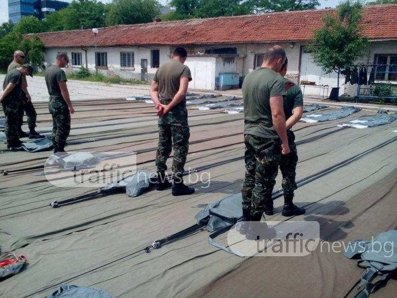 Маскирани и въоръжени нахлуха в сграда пред очите на военния министър Каракачанов (СНИМКИ)