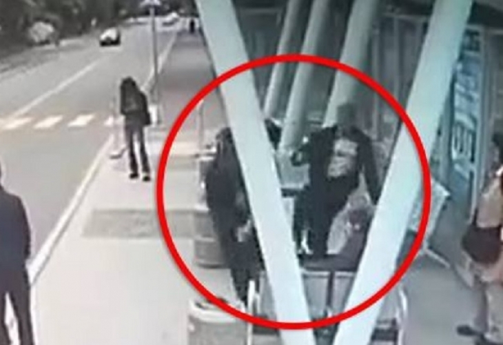 Нова версия за агресията на бургаската батка Живко, изритал животински баба на спирка