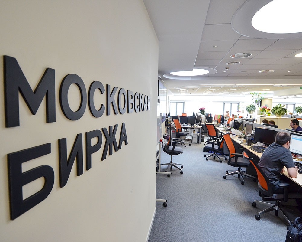 След поскъпването на петрола Русия изкупи $ 100 милиарда от американските дългови книжа. Защо ли? 