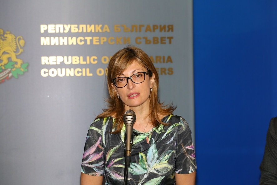 Захариева съобщи извънредна новина, свързана с двама българи и огнения ад в Лондон (ВИДЕО)