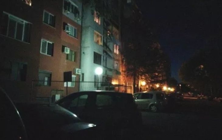 Стрелба посред нощ в Бургас! Разярен съсед погна работници (СНИМКИ)