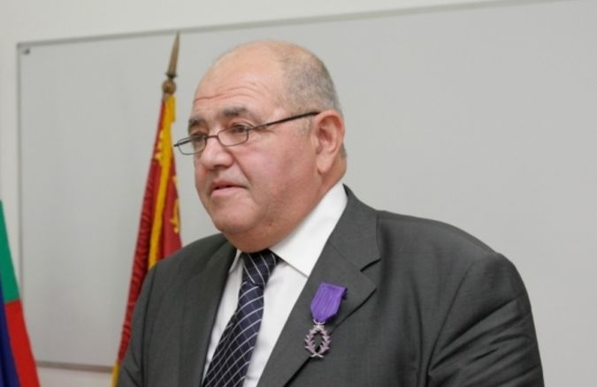 Пловдивски професор се кръсти в съда, не бил взимал подкуп от студенти