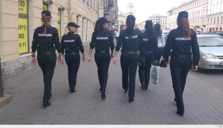 Секс, страст и чар под пагона! Ръцете на тила за най-чаровните полицайки (СНИМКИ)