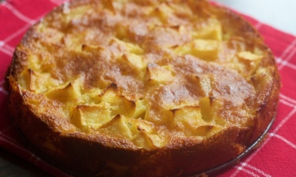 Хапва ви се нещо бързо и вкусно - няма да сбъркате с този ябълков пай с канела  