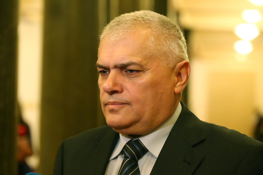 Министър Радев: Взети са мерки за облекчаване на трафика на ГКПП "Кулата"