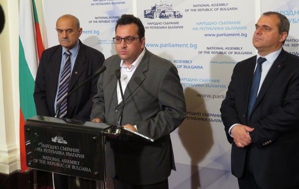 Патриотите посичат радикалния ислям: Даваш пари за носене на бурка - шест години затвор и 20 000 лева глоба!