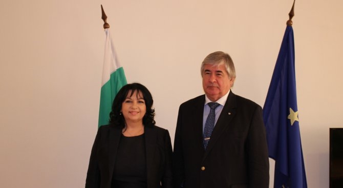 Петкова се видя с руския посланик у нас и заговориха за пари, газ, ядрена мощност и „Белене“ (СНИМКИ)