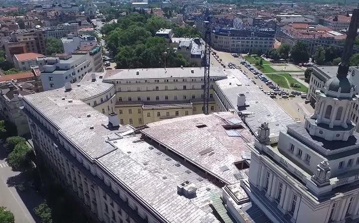 Ето как върви изграждането на новата пленарна зала на парламента (ВИДЕО)