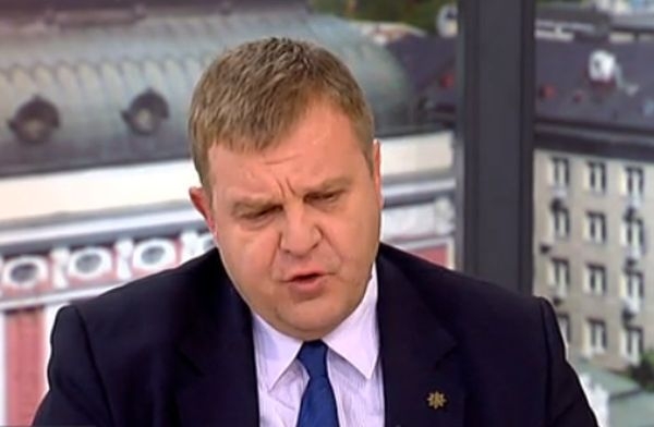 Каракачанов оповести заплатата, с която стартира един войник в армията, сумата е...