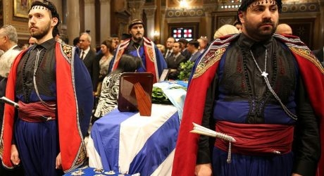 Гърция се прости с великия си държавник Мицотакис, стотици дойдоха на погребението му 