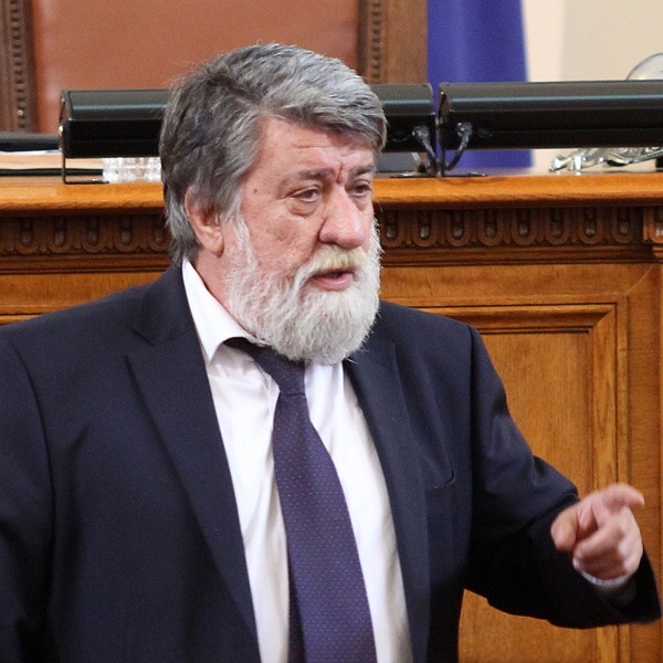 Искането за оставка на Главчев нажежи парламента! Вежди Рашидов: Не искам да се къпя с мръсна вода!