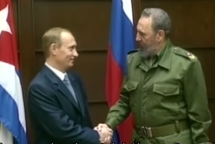 Путин подшушна на Оливър Стоун, че все още е жив благодарение на 1 съвет от Фидел Кастро (СНИМКИ/ВИДЕО)