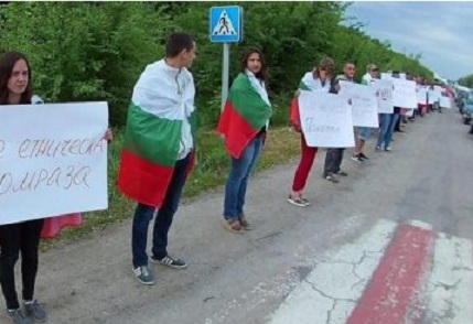 Мълчанието на родината-мащеха: Малтретират наши сънародници в Украйна, България не реагира