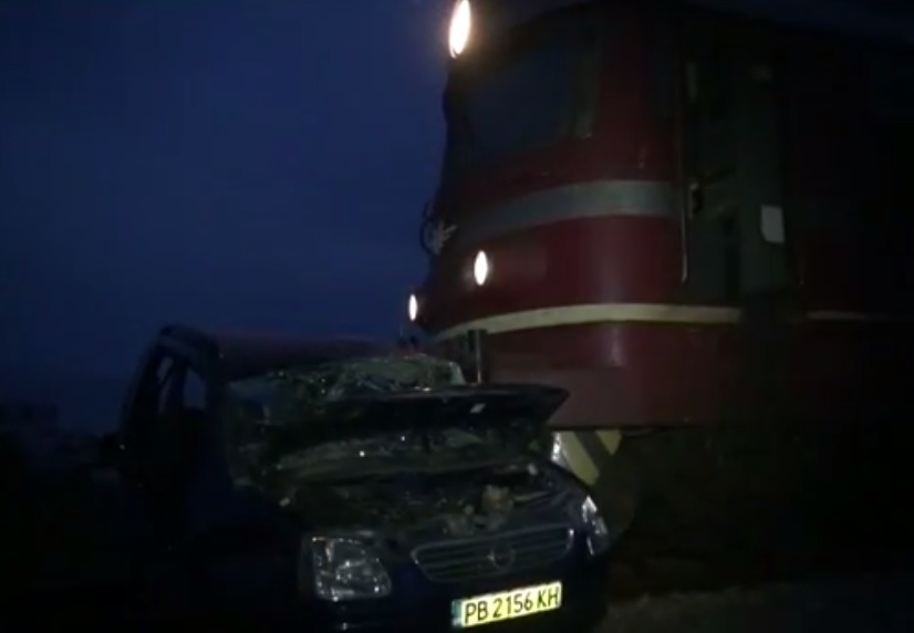 Ново брутално ВИДЕО и СНИМКИ от мелето с влак край пловдивското село Труд